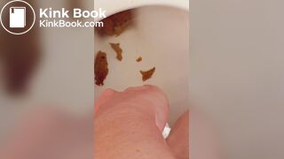 Milf filling her toilet