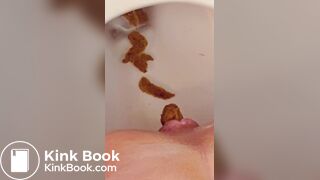 Milf filling her toilet