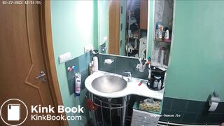 Woman pooping in Toilet 226