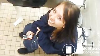 Girl caught on toilet - video 7