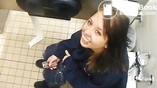 Girl caught on toilet - video 7