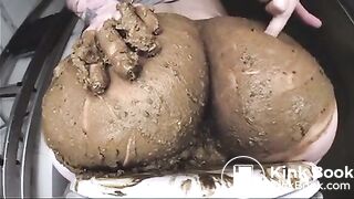 Sweet betty shitting in pantyhose