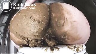 Sweet betty shitting in pantyhose