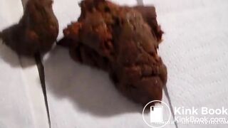 Amateur girl pooping @@