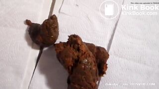 Amateur girl pooping @@