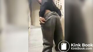 Hot Girl Pooping On The Stairs