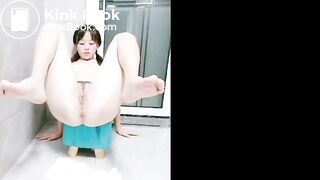Chinese girl pooping selfies