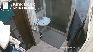 Woman pooping in Toilet 208
