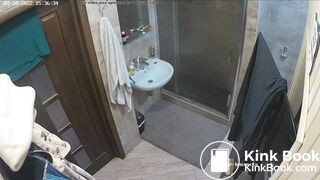 Woman pooping in Toilet 208