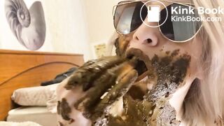 yummy scat eating - video 2