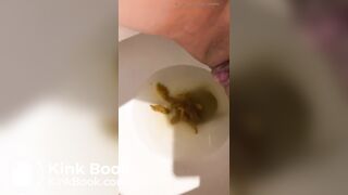 Korean girl scat close up - video 2