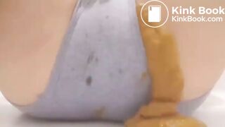 Beautiful korean schoolgirl pooping with her panty