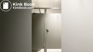 She In the Gym and she needs to SHIT