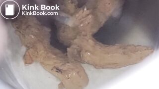 Girl Pooping & Farting Public