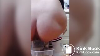Chinese girl vore fish and shit out （scat warning）