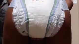 Ebony Girl huge mess in diaper