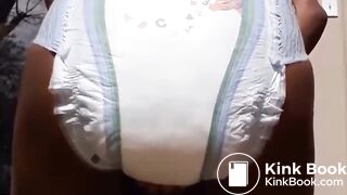 Ebony Girl huge mess in diaper