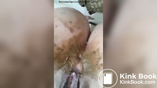 Pooping - video 440