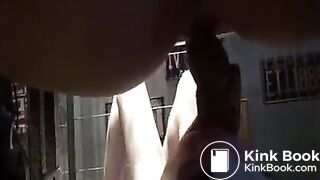 Chinese femdom scat 109 笼子里的男奴被喂食大便