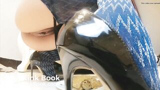 Asian booty pooping in sexy high heels