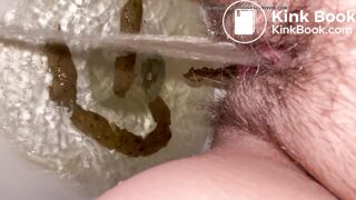 FEELING A LIL POOPY IN THE TOILET