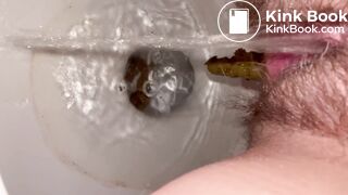 FEELING A LIL POOPY IN THE TOILET