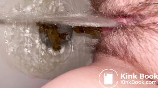 FEELING A LIL POOPY IN THE TOILET