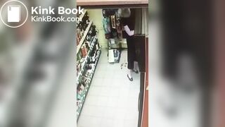 Girl accident diarrhea in supermarket