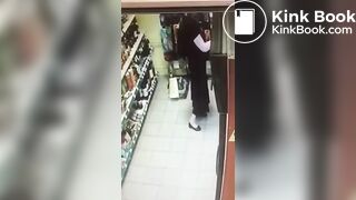 Girl accident diarrhea in supermarket