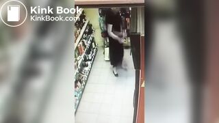 Girl accident diarrhea in supermarket