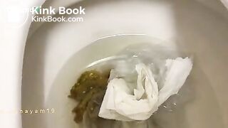 girl public pooping