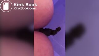 Pooping lady - video 3