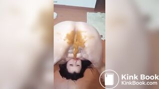 Upside down scat eating