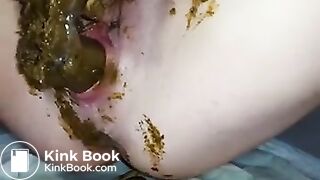 Stuffing Pussy With Shit - Scat Play