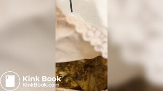 I found a 1eaked woman’s pants & pad