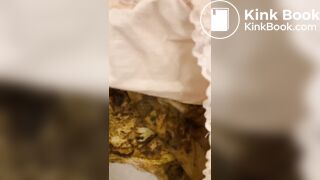 I found a 1eaked woman’s pants & pad