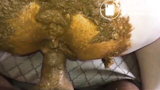 Scat sex. Fucks in pussy and shit while she gets fuckt