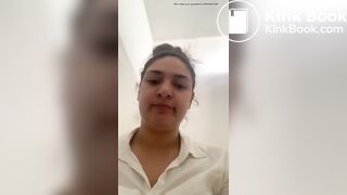 ... girl loud plops in toilet