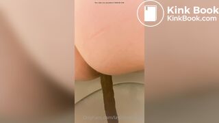girl pooping vid