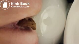 scat,,, a crackling and grunting close up poop