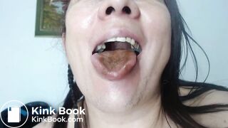 dirty latina licks her shitty fingers for me