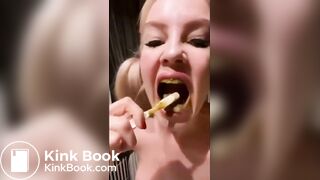 Amaizing blonde girl scat