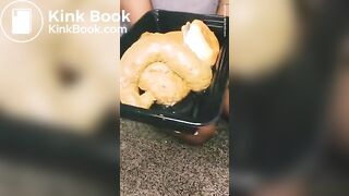 Ebony makes shit sandwich