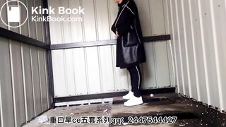 The girl defecated heavily in the toilet 25