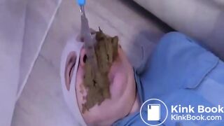 Lucky toilet gets perfect creamy dessert off