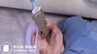 Lucky toilet gets perfect creamy dessert off