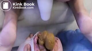 Lucky toilet gets perfect creamy dessert off