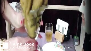 Lucky toilet gets perfect creamy dessert off