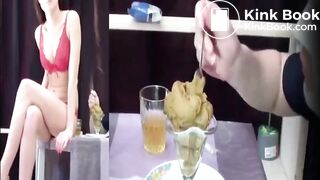 Lucky toilet gets perfect creamy dessert off