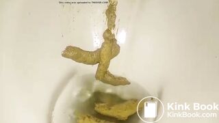 Asian girl shitting - video 8